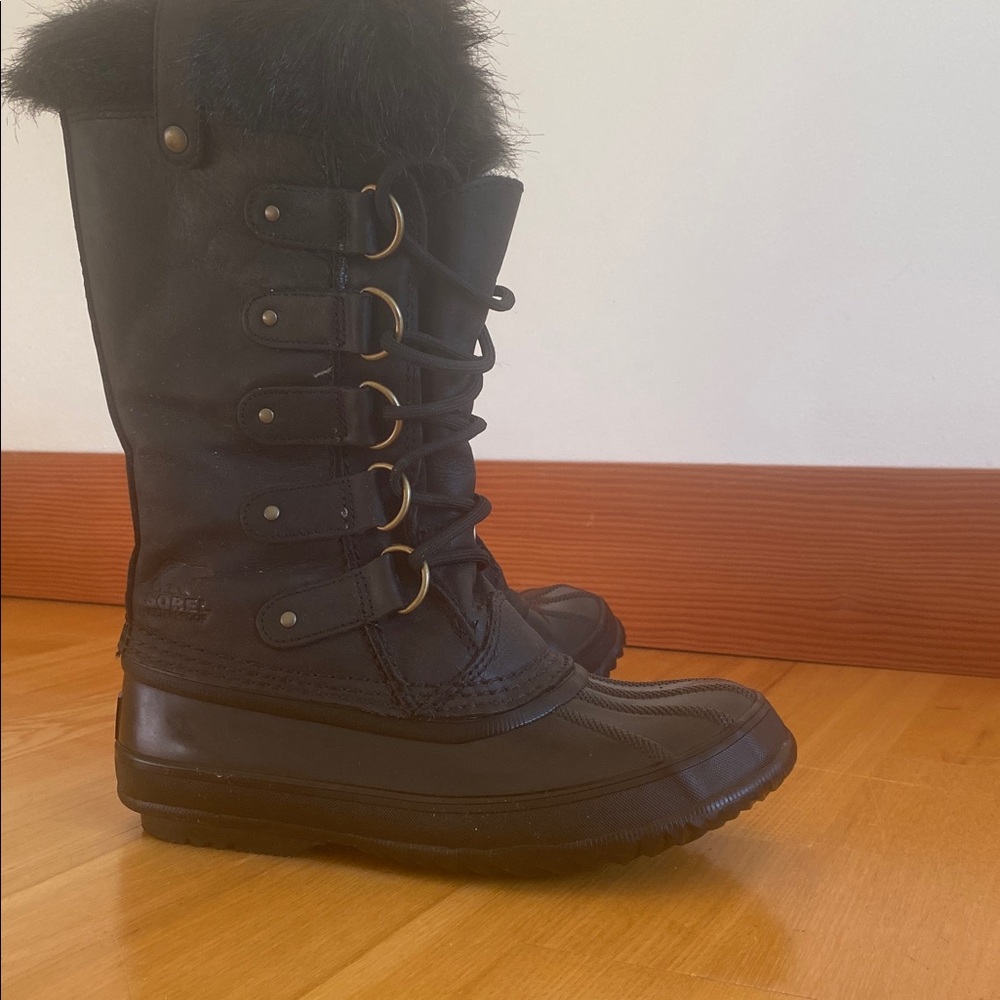 Sorel Black Winter Boots with Fur Trim